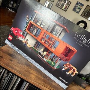LEGO Twilight Cullen House- Brand New, Unopened